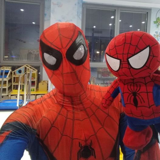 SPIDERMAN TRA I BIMBI IN REPARTO | Il Ponte del Sorriso Onlus